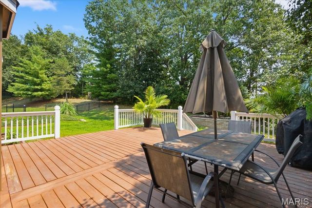 175 Beacon Point Lane, Wildwood, MO 63040