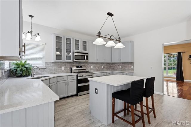175 Beacon Point Lane, Wildwood, MO 63040