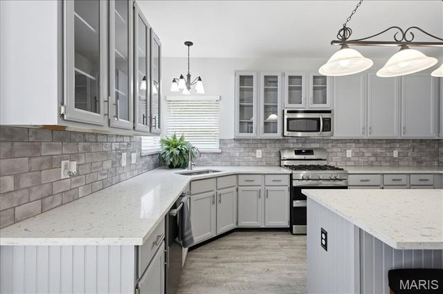 175 Beacon Point Lane, Wildwood, MO 63040
