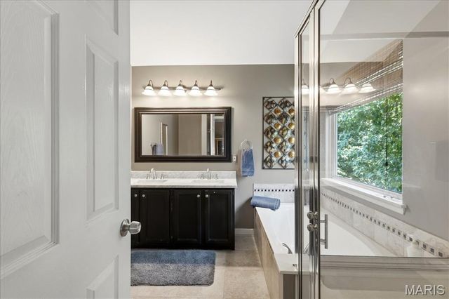 175 Beacon Point Lane, Wildwood, MO 63040