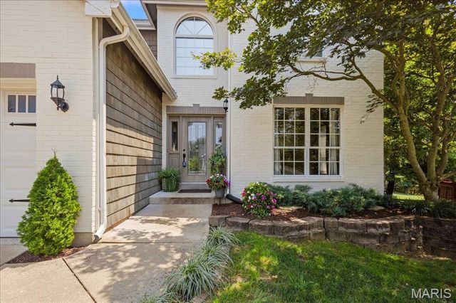 175 Beacon Point Lane, Wildwood, MO 63040