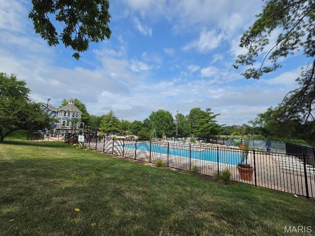 175 Beacon Point Lane, Wildwood, MO 63040