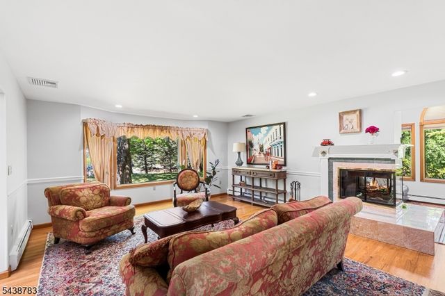 60 Park Rd, Parsippany-troy Hills Twp., NJ 07054
