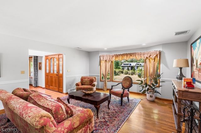 60 Park Rd, Parsippany-troy Hills Twp., NJ 07054