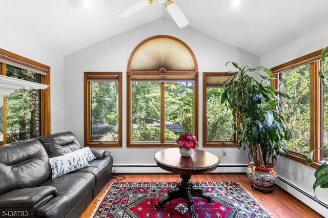60 Park Rd, Parsippany-troy Hills Twp., NJ 07054