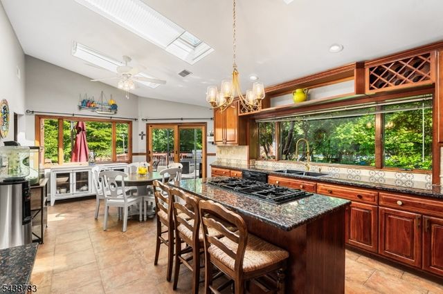 60 Park Rd, Parsippany-troy Hills Twp., NJ 07054