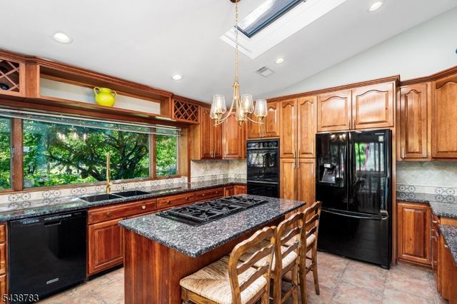 60 Park Rd, Parsippany-troy Hills Twp., NJ 07054
