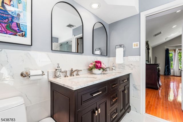 60 Park Rd, Parsippany-troy Hills Twp., NJ 07054
