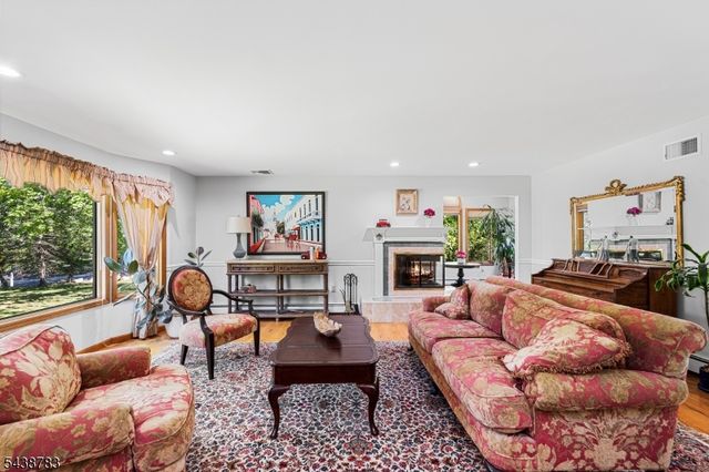 60 Park Rd, Parsippany-troy Hills Twp., NJ 07054