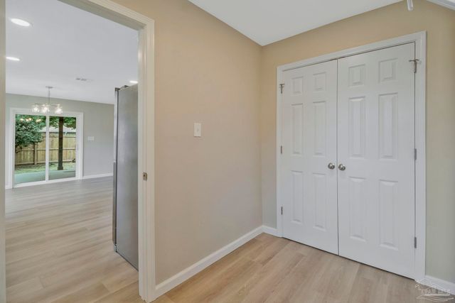 868 Valley Ridge Cir, Pensacola, FL 32514