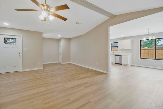 868 Valley Ridge Cir, Pensacola, FL 32514