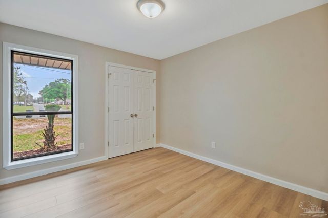 868 Valley Ridge Cir, Pensacola, FL 32514