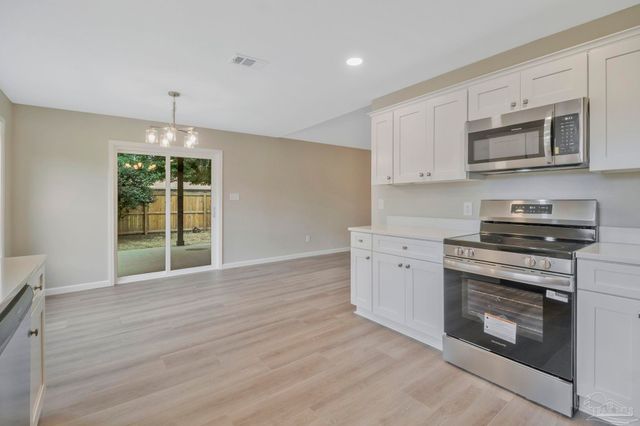 868 Valley Ridge Cir, Pensacola, FL 32514