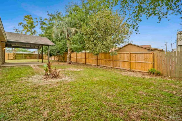 868 Valley Ridge Cir, Pensacola, FL 32514