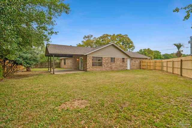 868 Valley Ridge Cir, Pensacola, FL 32514