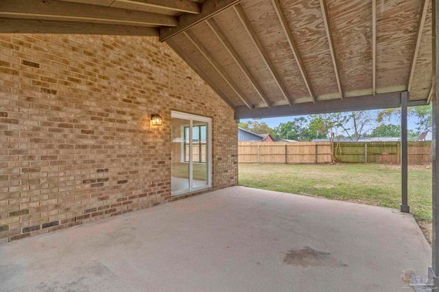 868 Valley Ridge Cir, Pensacola, FL 32514