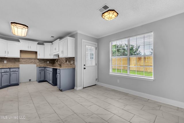 9897 Alexanders Ridge Drive, Olive Branch, MS 38654