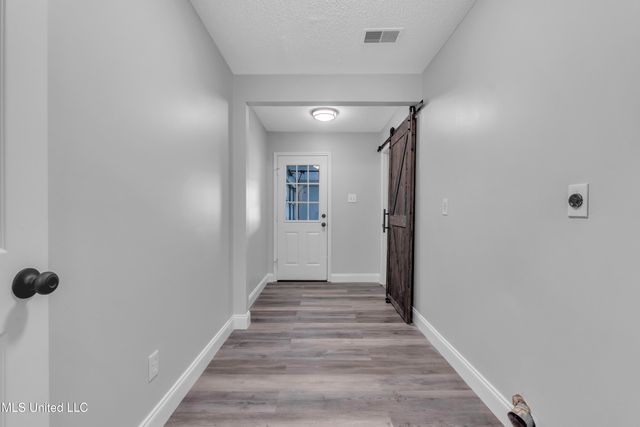 9897 Alexanders Ridge Drive, Olive Branch, MS 38654