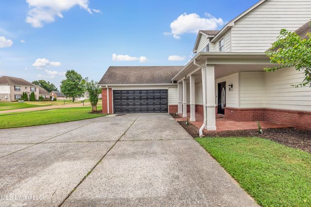 9897 Alexanders Ridge Drive, Olive Branch, MS 38654