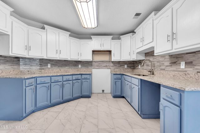 9897 Alexanders Ridge Drive, Olive Branch, MS 38654