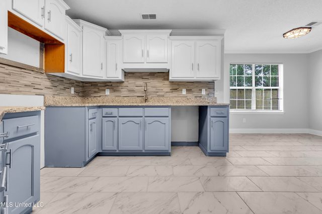 9897 Alexanders Ridge Drive, Olive Branch, MS 38654