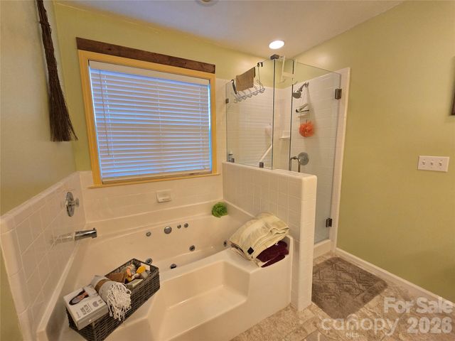 77 Stonehollow Road, Fletcher, NC 28732