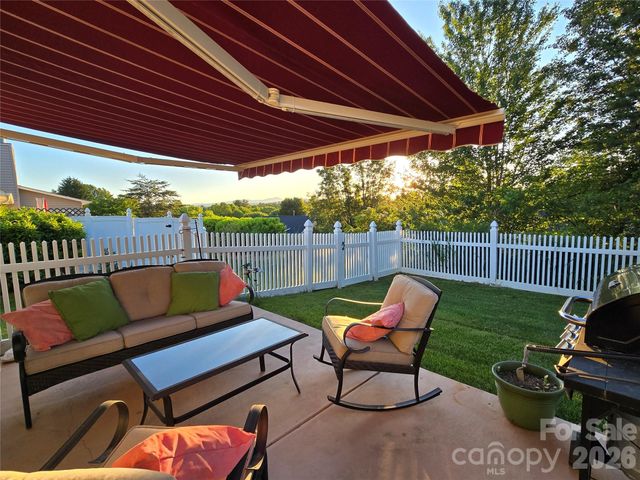77 Stonehollow Road, Fletcher, NC 28732