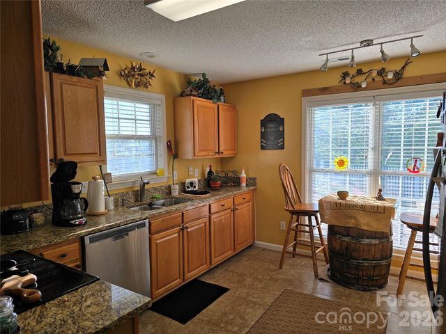 77 Stonehollow Road, Fletcher, NC 28732
