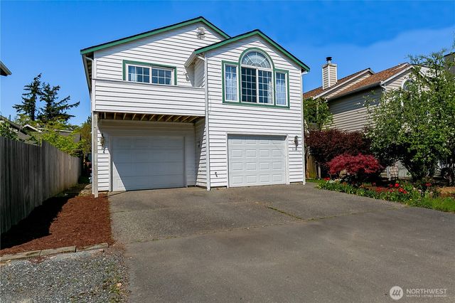 512 N 104th Street, Seattle, WA 98133