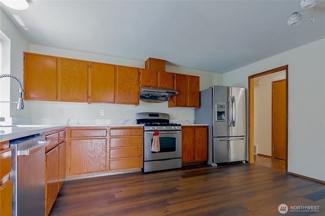 512 N 104th Street, Seattle, WA 98133