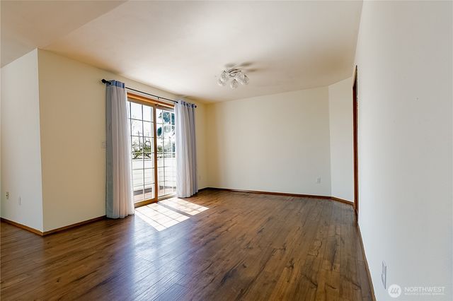 512 N 104th Street, Seattle, WA 98133