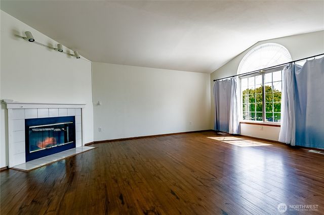 512 N 104th Street, Seattle, WA 98133