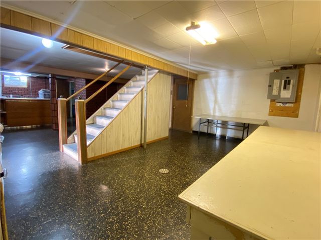 422 Market St, Belle Vernon, PA 15012