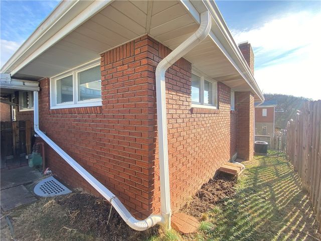 422 Market St, Belle Vernon, PA 15012