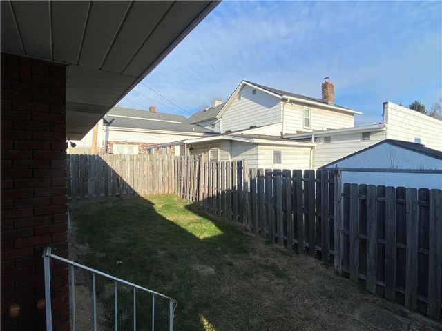 422 Market St, Belle Vernon, PA 15012