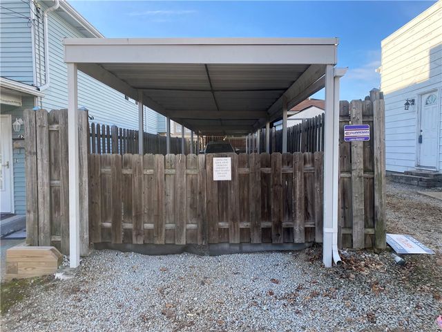 422 Market St, Belle Vernon, PA 15012