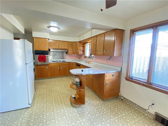 422 Market St, Belle Vernon, PA 15012