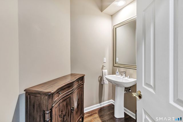11 Greystone 11, Shelton, CT 06484