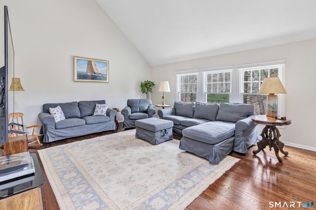 11 Greystone 11, Shelton, CT 06484