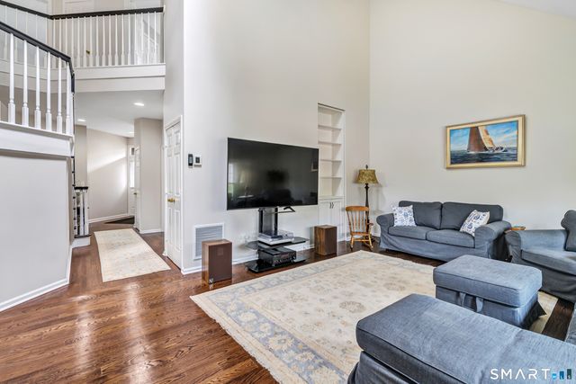 11 Greystone 11, Shelton, CT 06484