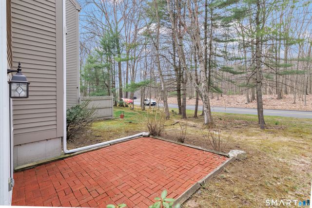 11 Greystone 11, Shelton, CT 06484