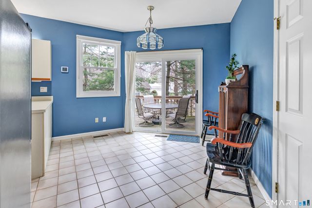 11 Greystone 11, Shelton, CT 06484