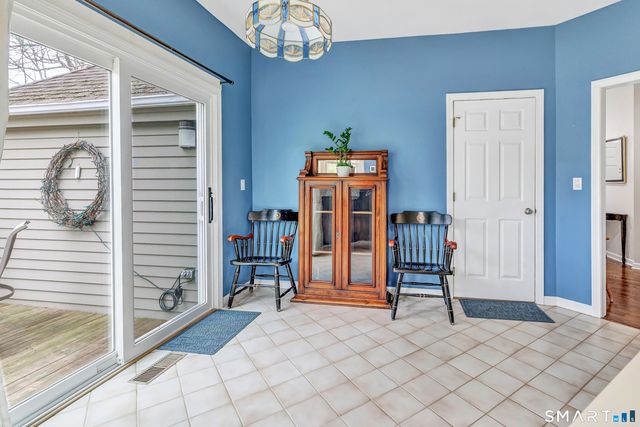 11 Greystone 11, Shelton, CT 06484