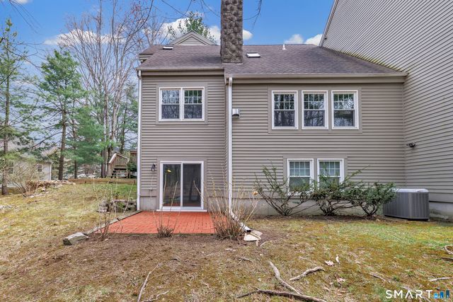 11 Greystone 11, Shelton, CT 06484