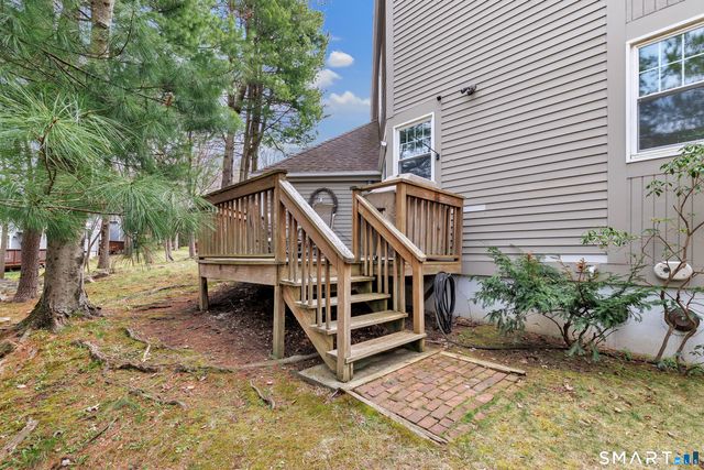 11 Greystone 11, Shelton, CT 06484