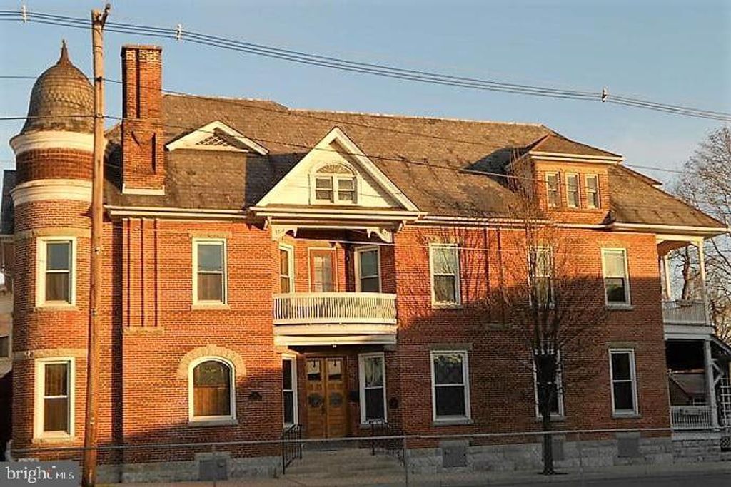 101 E BALTIMORE ST, Greencastle, PA 17225