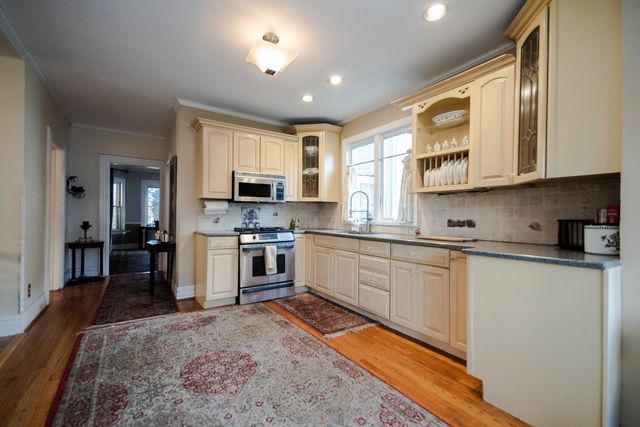 7415 Dixon Street, Forest Park, IL 60130
