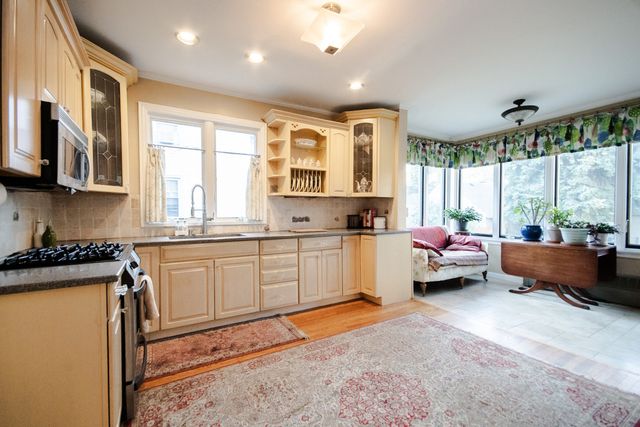 7415 Dixon Street, Forest Park, IL 60130