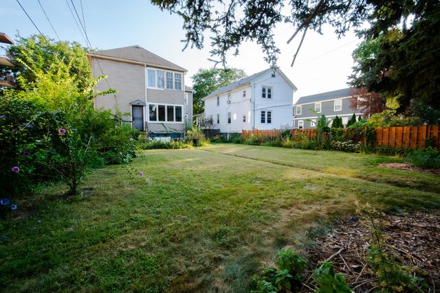 7415 Dixon Street, Forest Park, IL 60130