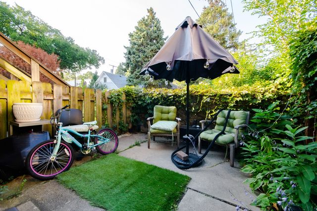 7415 Dixon Street, Forest Park, IL 60130